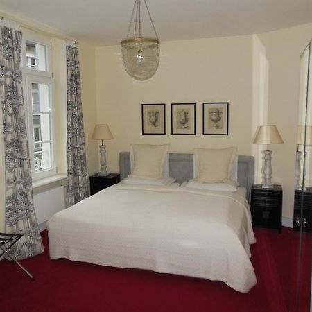 Dirazi Guesthouse & Apartments Gmbh Frankfurt am Main Bagian luar foto