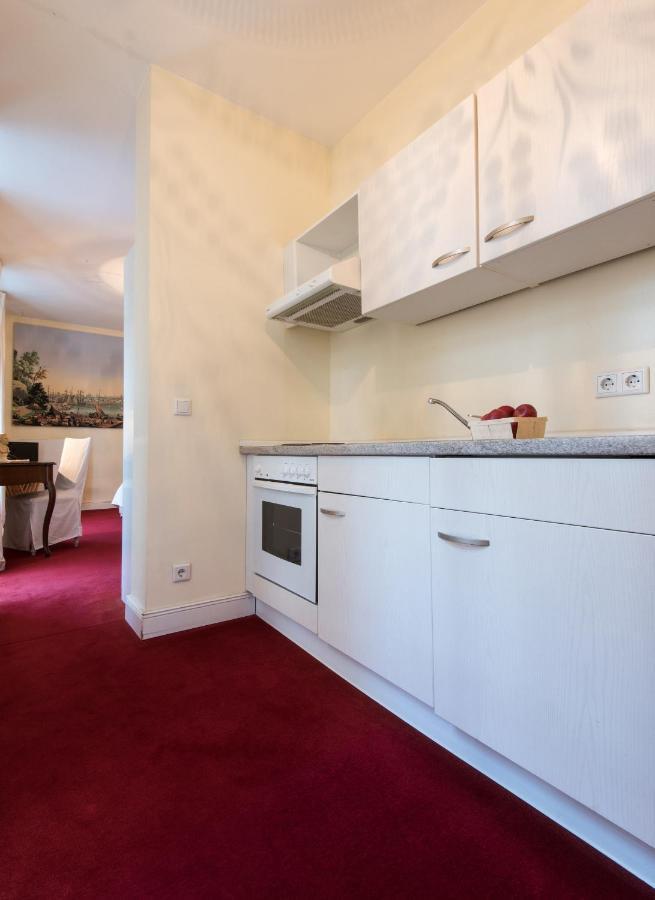 Dirazi Guesthouse & Apartments Gmbh Frankfurt am Main Bagian luar foto