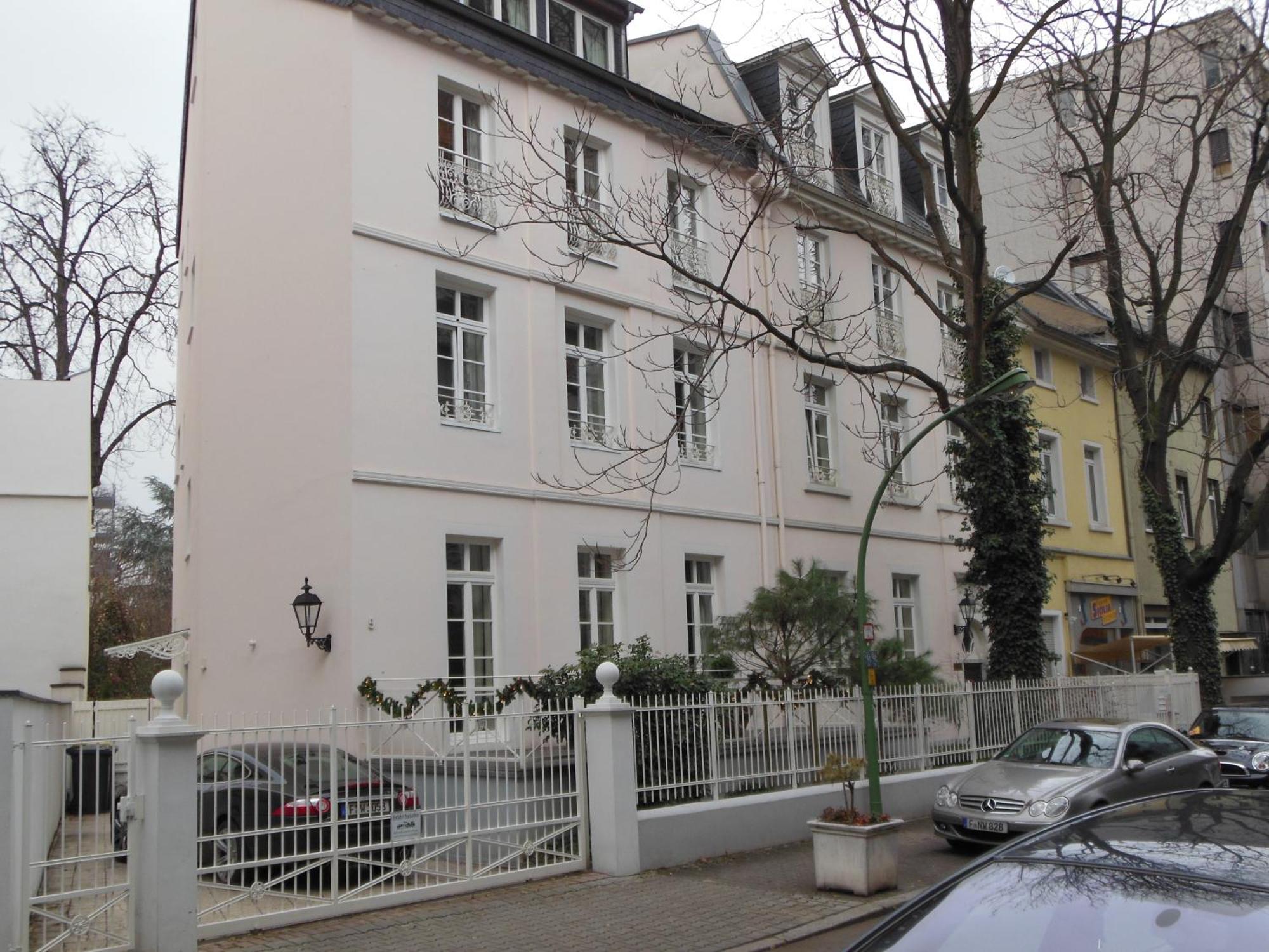 Dirazi Guesthouse & Apartments Gmbh Frankfurt am Main Bagian luar foto