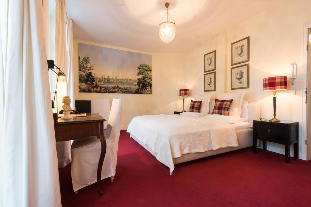 Dirazi Guesthouse & Apartments Gmbh Frankfurt am Main Bagian luar foto