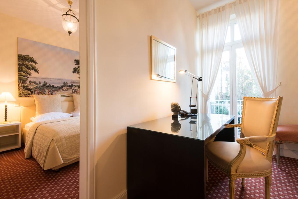 Dirazi Guesthouse & Apartments Gmbh Frankfurt am Main Bagian luar foto