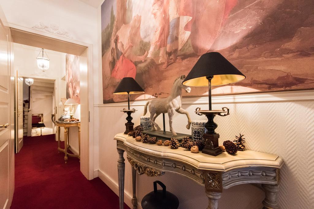 Dirazi Guesthouse & Apartments Gmbh Frankfurt am Main Bagian luar foto