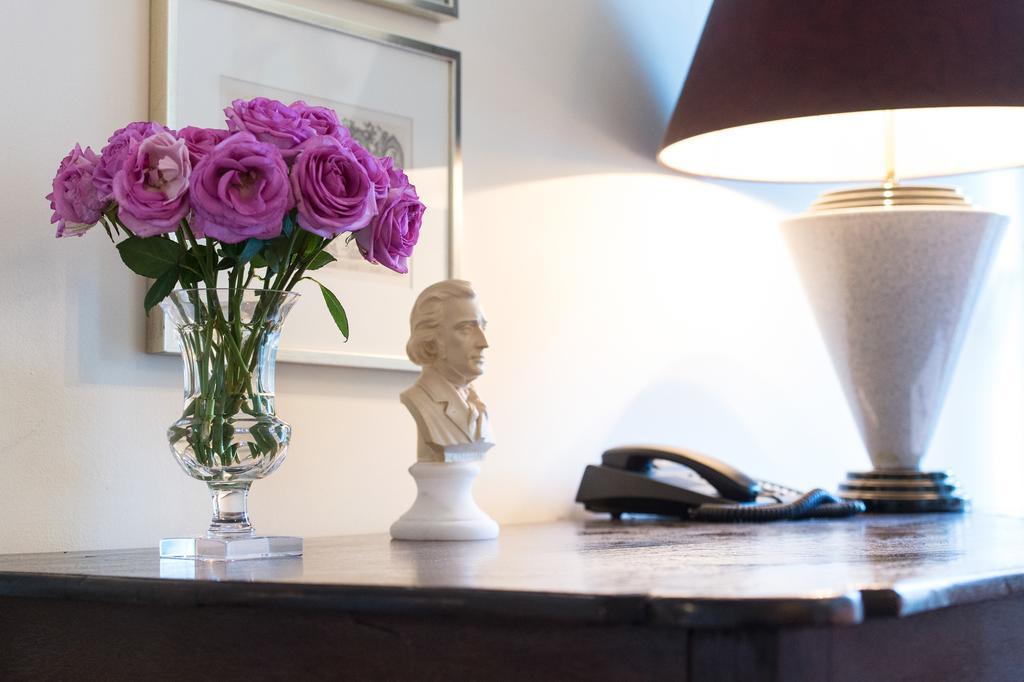 Dirazi Guesthouse & Apartments Gmbh Frankfurt am Main Bagian luar foto