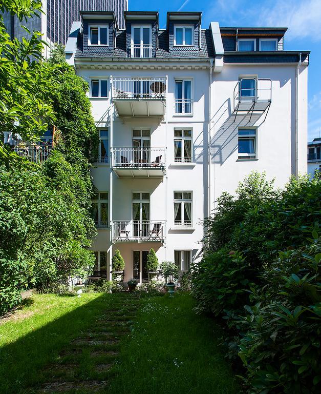 Dirazi Guesthouse & Apartments Gmbh Frankfurt am Main Bagian luar foto