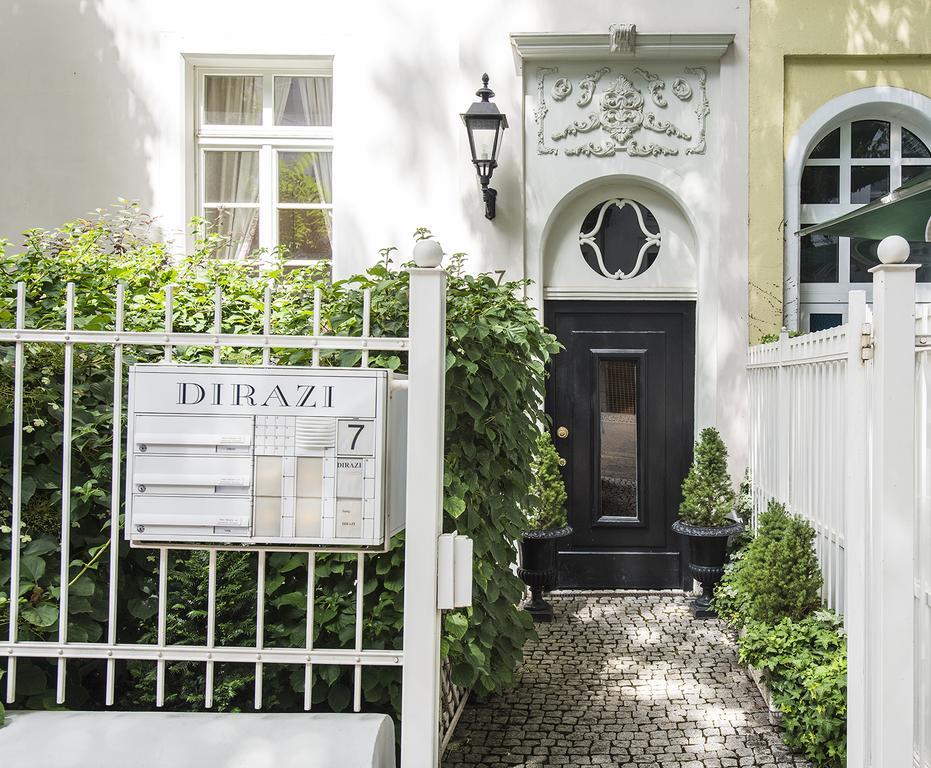 Dirazi Guesthouse & Apartments Gmbh Frankfurt am Main Bagian luar foto